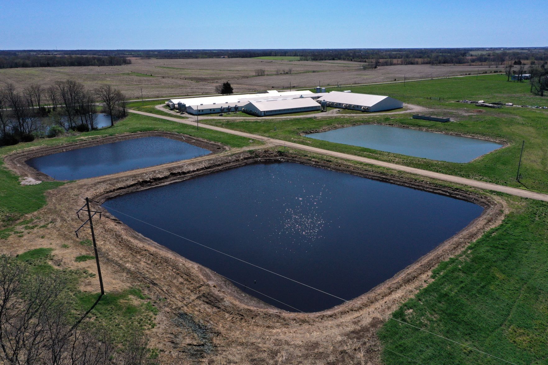 Waste lagoon breaches at Missouri hog farms